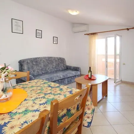Charmantes In Mit Eigenem Balkon - B59619 * Baška
